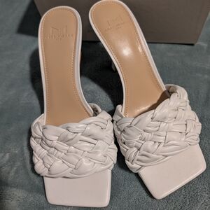 Marc Fisher White Leather Heels